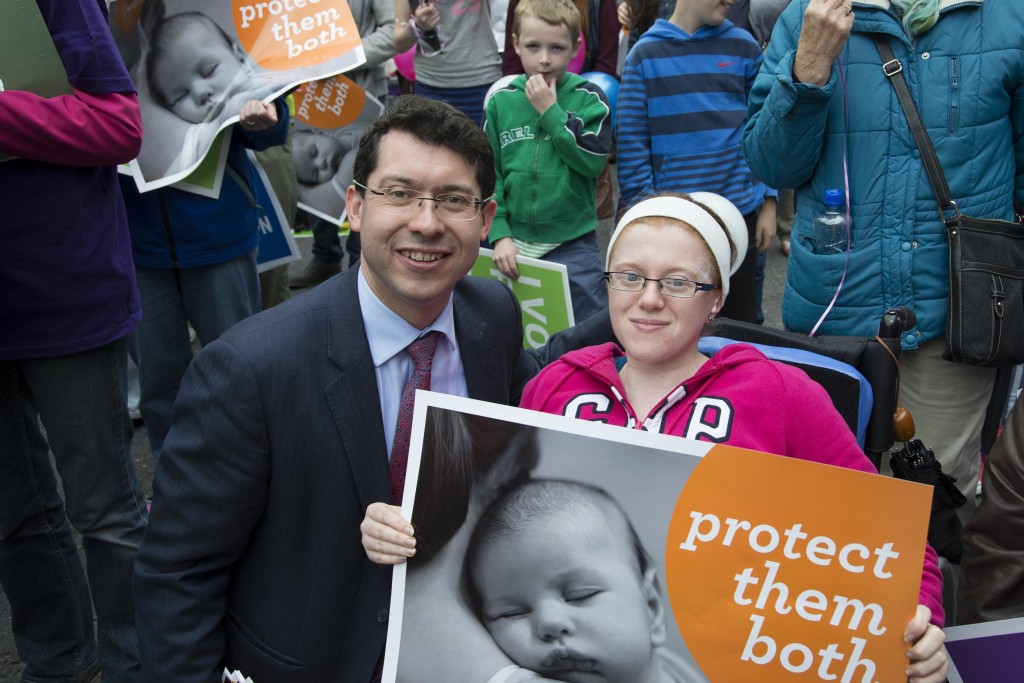 SenatorRonanMullenwithAlisonLangleyatNationalVigilforLifeMerrionSquare_NOFEEresize